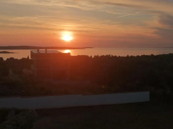 Apartment with sea view