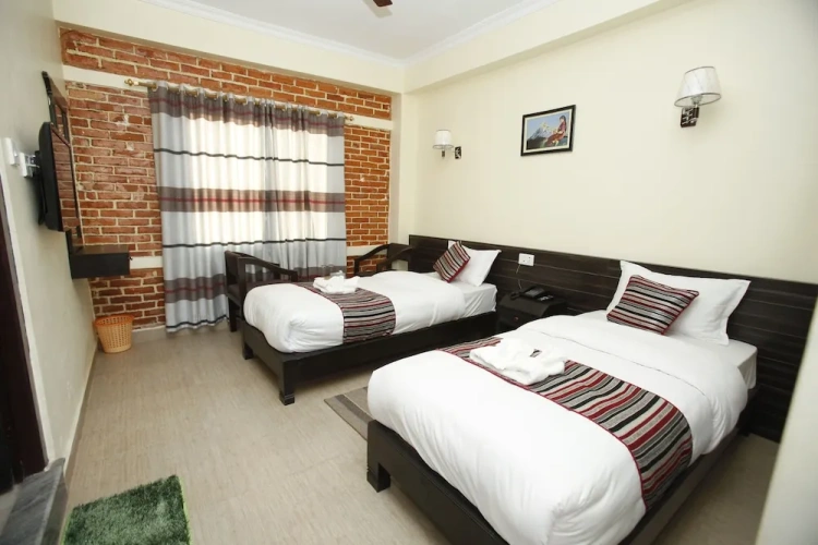Deluxe Twin room with balcony