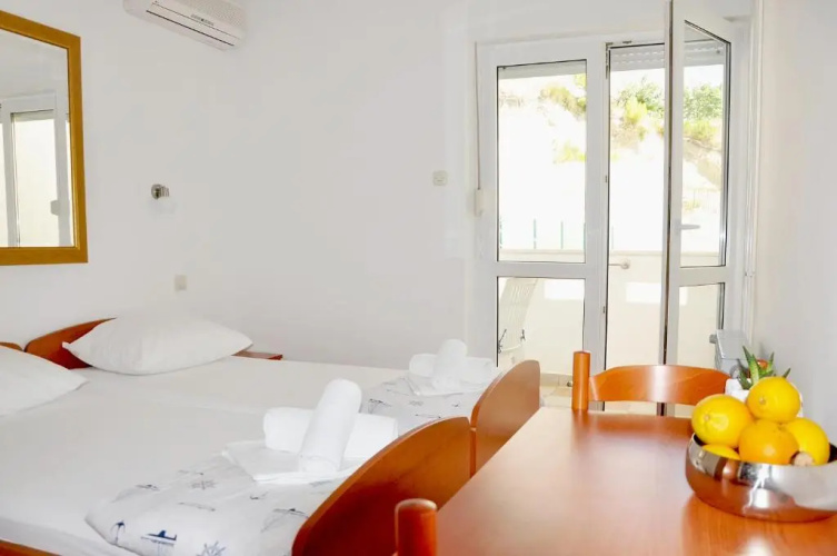 Sunrise Studio Apartments 3