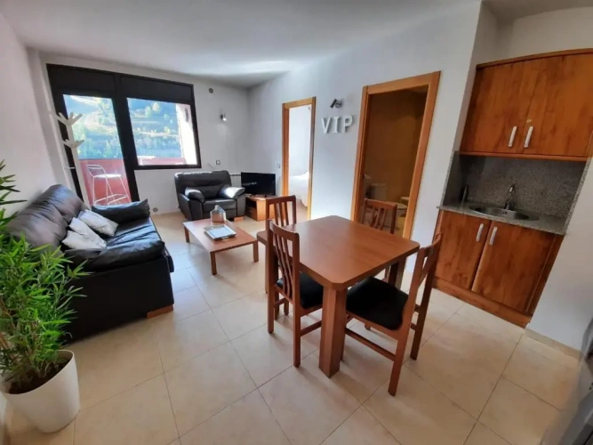 2 Bedrooms Apartment