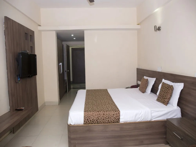 OYO 8109 Hotel Basera