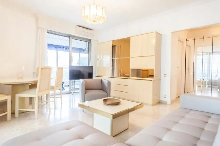 11 Alexandre III Apartment 2