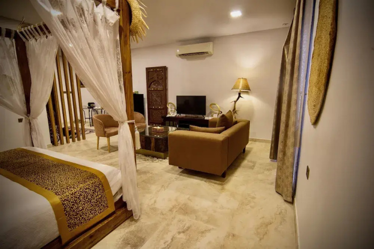 Coastline Resort