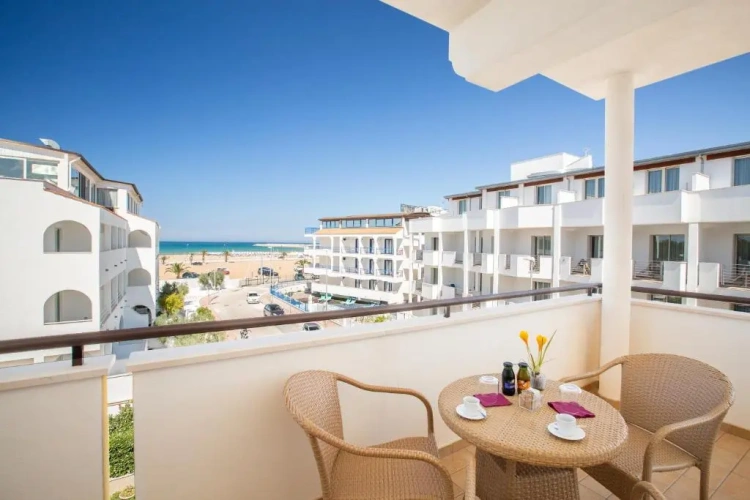 Standard Triple room with balcony