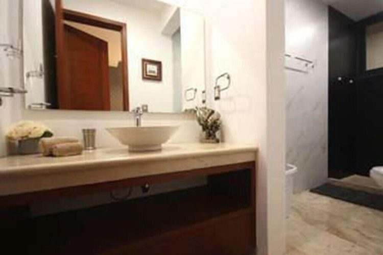 B&B Tiburon