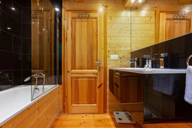 Gorgeous Chalet Amidst Mountains in La Tzoumaz