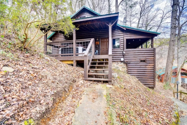 4 Bedrooms Cottage