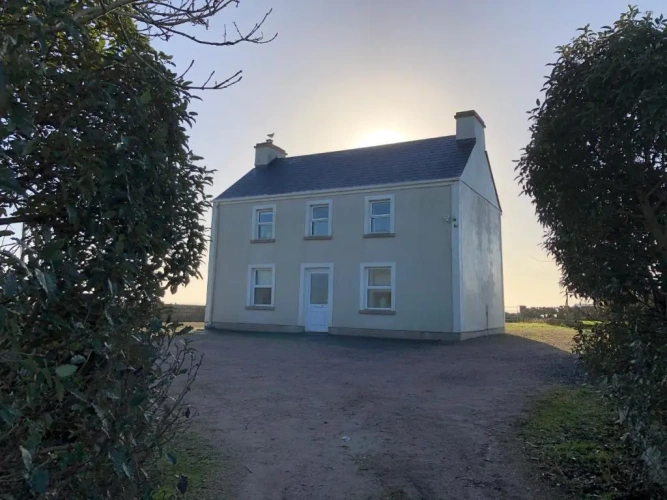 4 Bedrooms Cottage