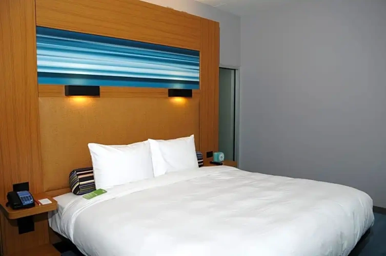 Aloft room