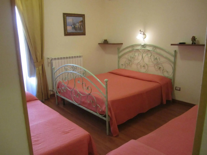 Hostel H24