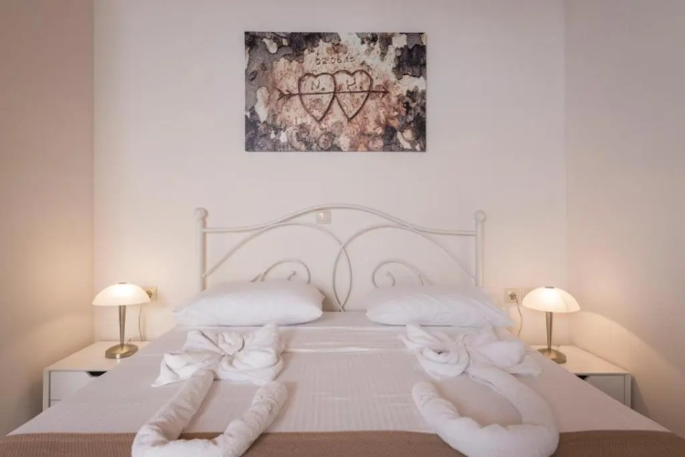 Athina Apartments