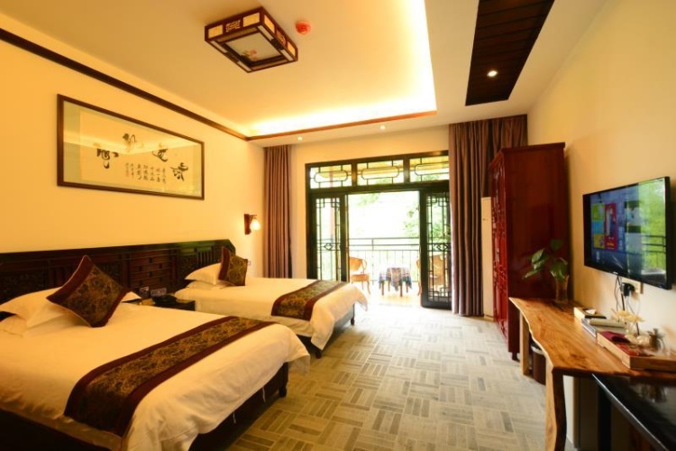 Standard Twin room with balcony and with mountain view