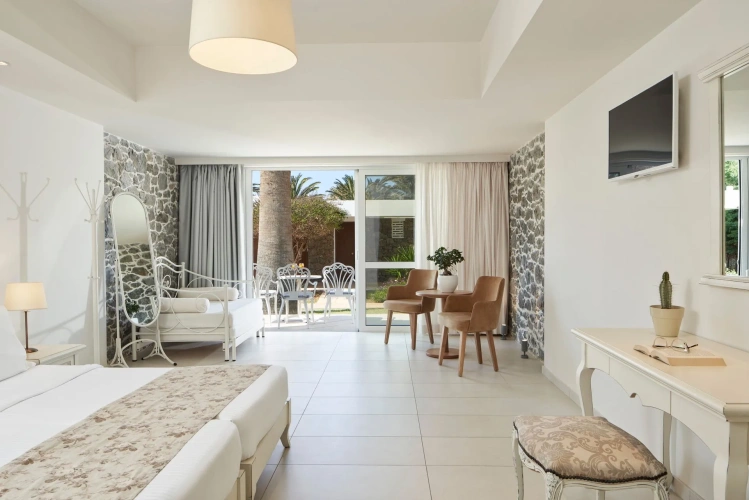 Superior Bungalow with garden view