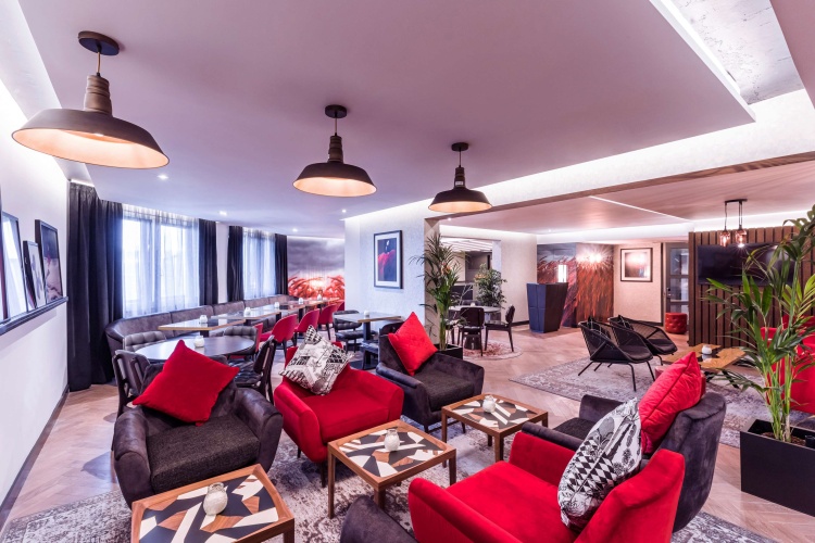 Radisson Red London Heathrow photo 15
