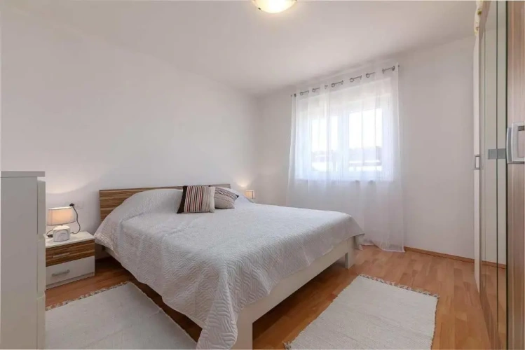 2 Bedrooms Cottage