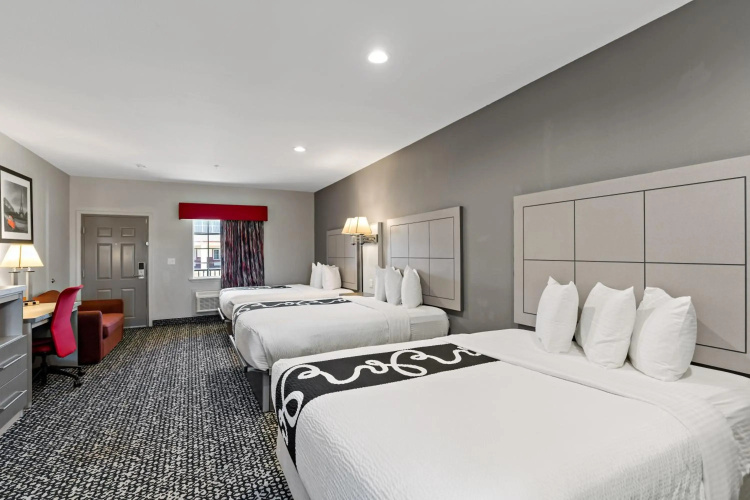 Paris Inn & Suites