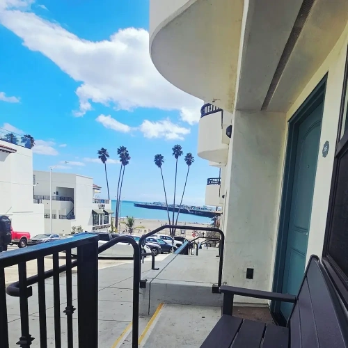 Standard Quadruple room with street view
