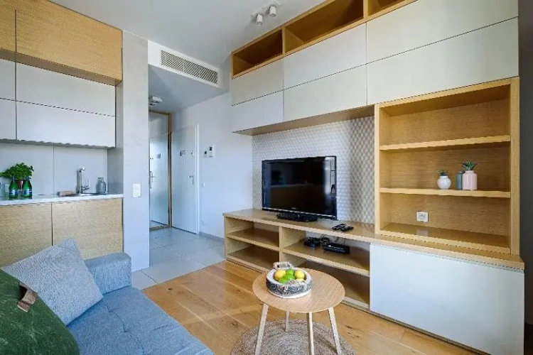 Deluxe Studio