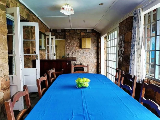 6 Bedrooms Cottage