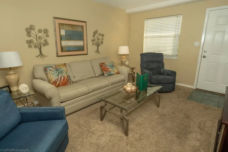 Venus 106 1 Bedroom Condo by Redawning