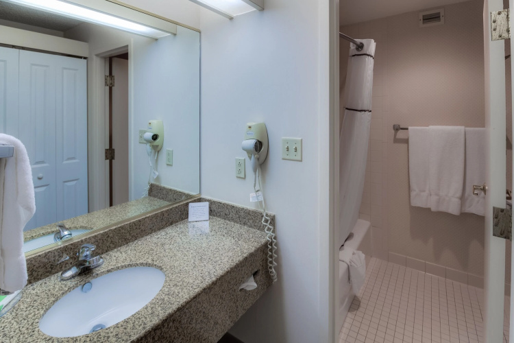 Ashmore Inn And Suites photo 7