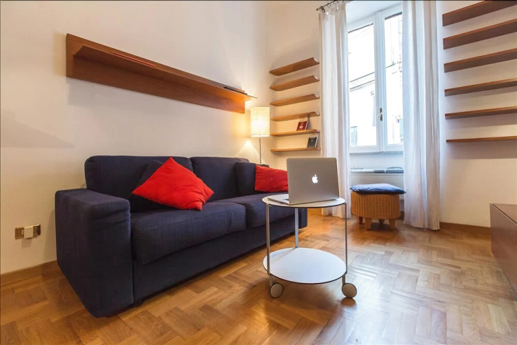 Bright and quiet Halldis apartment with small balcony