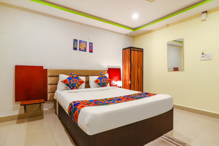 FabHotel Broholic Suites
