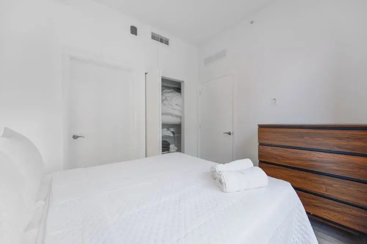 1BR Condo wRooftop Pool at Wynwood