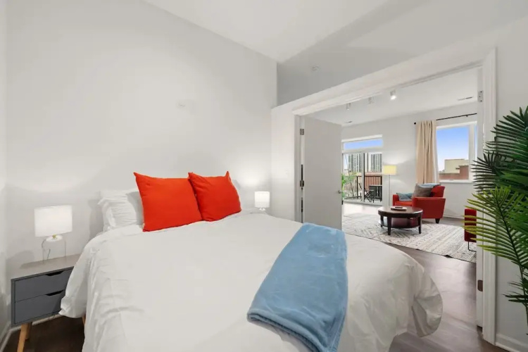 Modern 3BR Near McCormick & South Loop