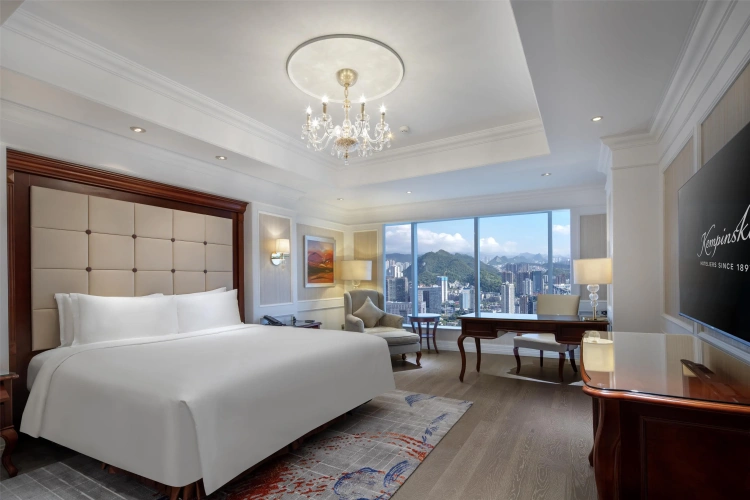 Deluxe Double room with city view
