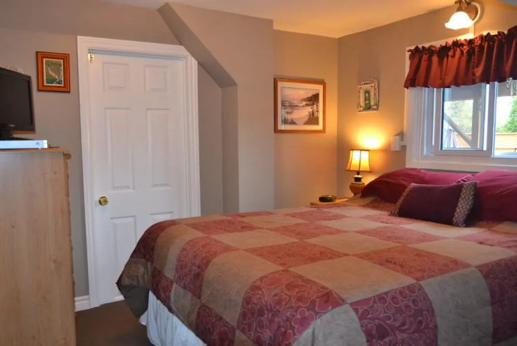 Creekside B&B and Guest Suite