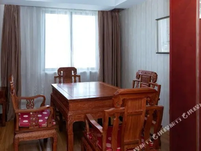 Deluxe Suite