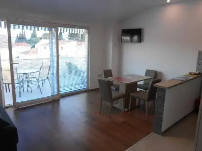 Apartment Cherry
