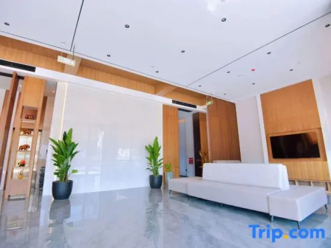 Orange Right Hotel