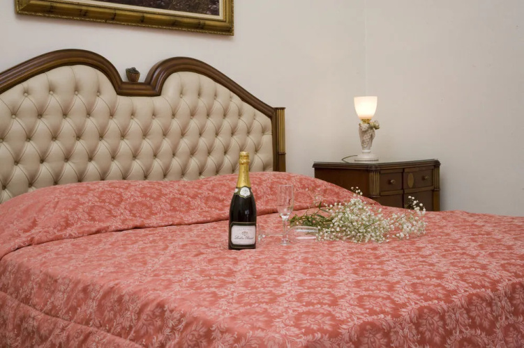 Adamis Majesty Suites