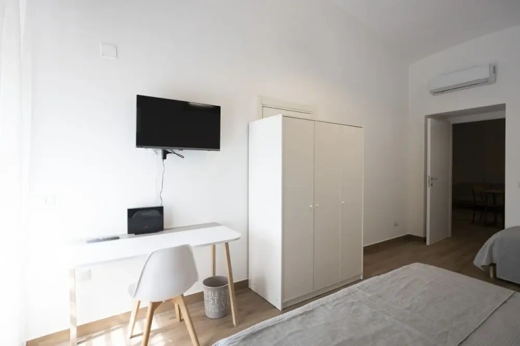 Comfort room