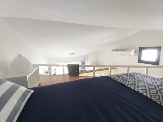 Central Apartment With Sea Views