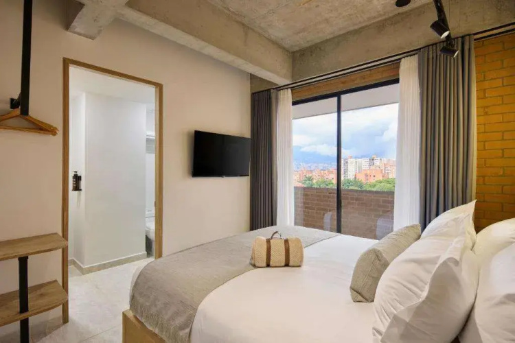 30 Living Suites