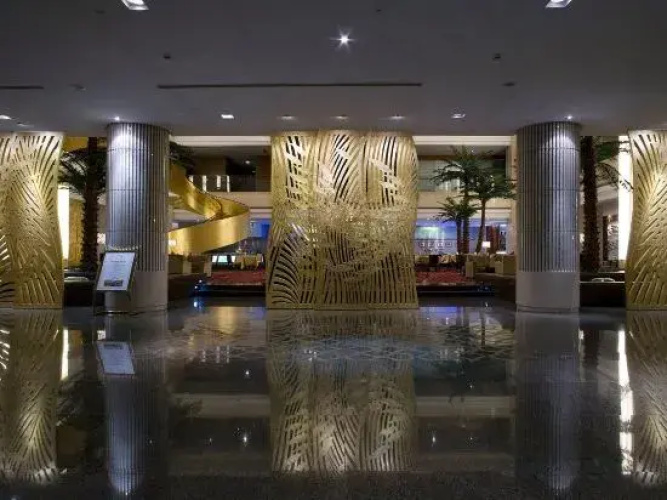 Peninsula Hotel