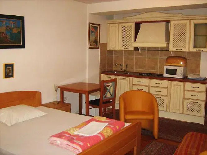 Marina Rooms