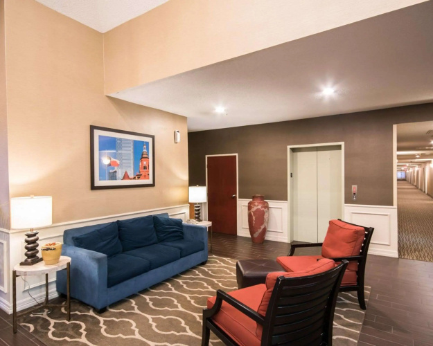 Comfort Inn & Suites Red Oak - Dallas Area