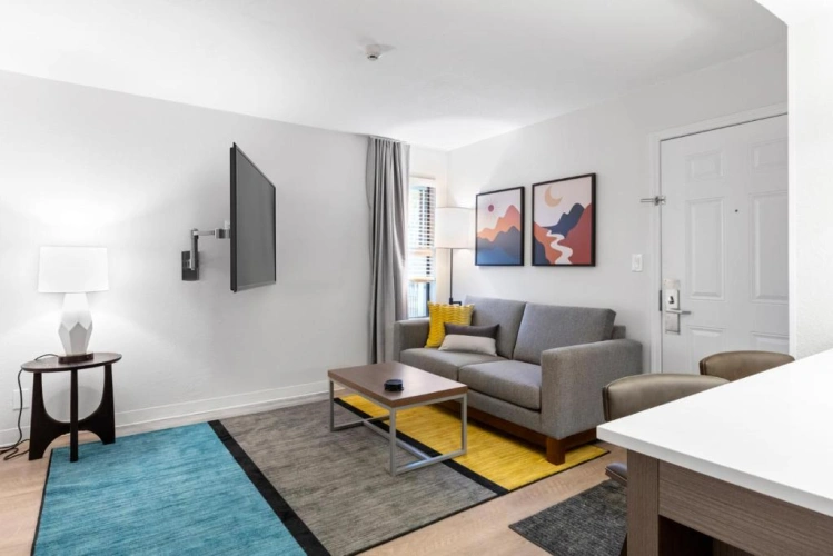 1 Bedroom Suite