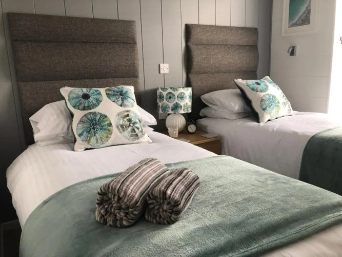 3 Bedrooms Cottage