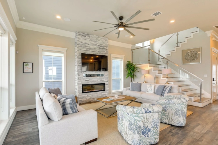 4 Bedrooms Cottage with balcony