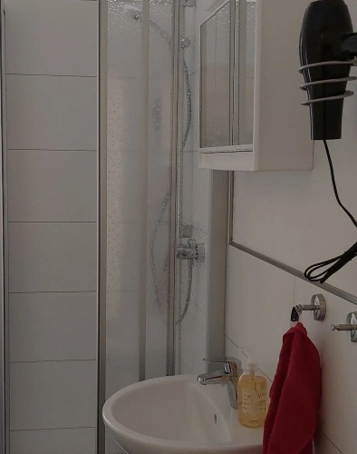 4 Bedrooms Apartment