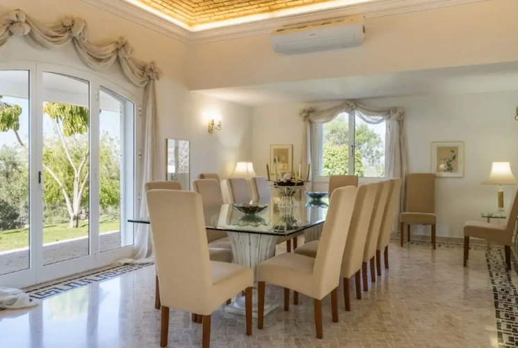 4 Bedrooms Villa with balcony