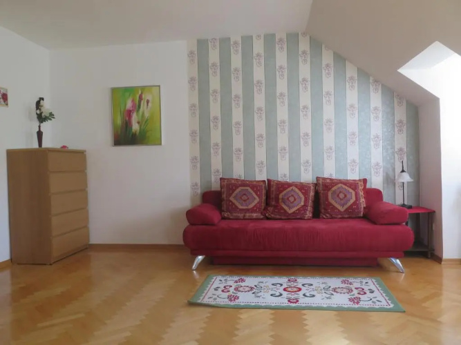 Schoenbrunn Gardens Deluxe Apartment