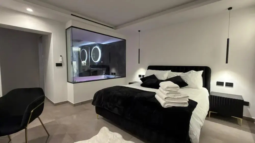 Coco Noir Luxury Villa