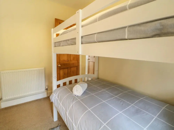 4 Alma Road