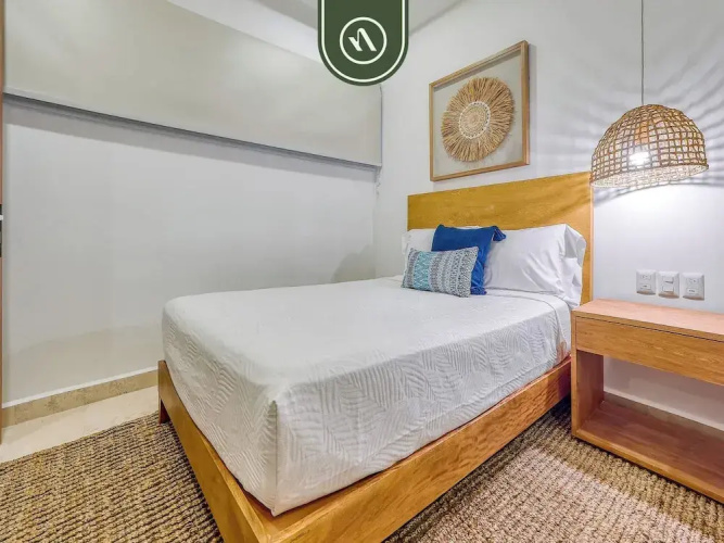 Luxury Oceanfront 3 BR Condo - Pools